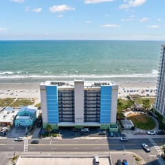 Oceanfront 3BR/2BA  Condo! Walk to Beach Bars, Restaurants, grocery and more!