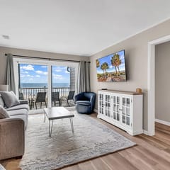 Newly Renovated Oceanfront 3BR | Top Floor