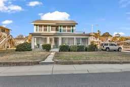 Coastal Private Home | Steps to Beach | Sleeps 12 - Image 3