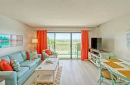 Oceanfront Ocean Shores 3BR/2B. Walk to Main Street, Beach Bars & Restaurants - Image 2