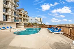 Waterpointe l Oceanfront l 3BR l Pools - Image 5