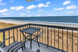 Waterpointe l Oceanfront l 3BR l Pools - Image 2