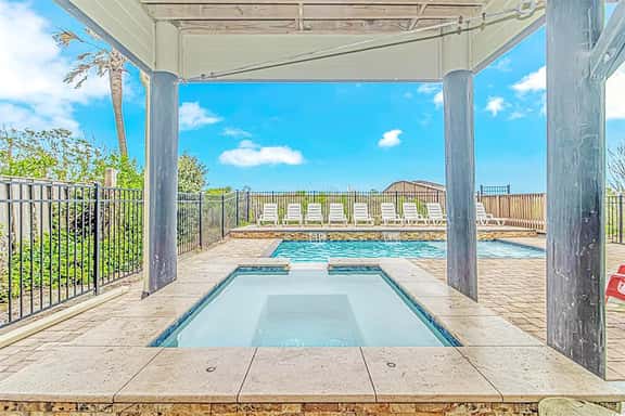 Ocean Front Luxury Home l Private Pool l Sleeps 20 - Image 1