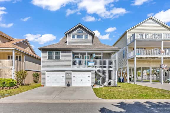 Luxury Beach House, Pool, Steps to Beach Sleep 8 Rent 6 nights 7th Night Free - Image 1
