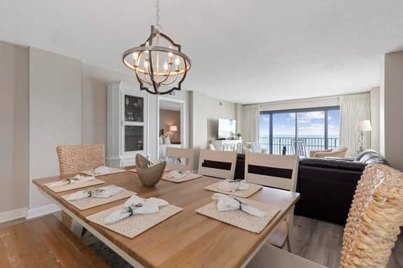 Oceanfront Luxury 3BR/2BA End Unit with Pool, Fitness Room and Hot Tubs. - Image 4