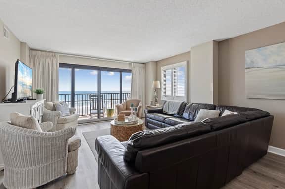 Oceanfront Luxury 3BR/2BA End Unit with Pool, Fitness Room and Hot Tubs. - Image 2