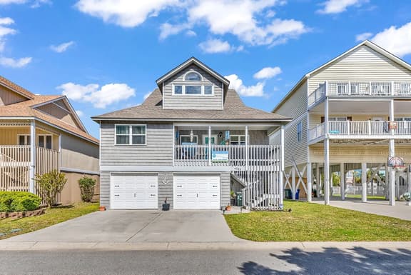 Luxury Beach House, Pool, Steps to Beach Sleep 8 Rent 6 nights 7th Night Free - Image 1